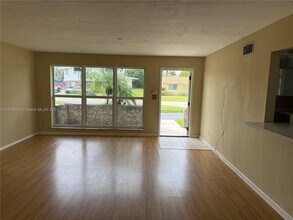 4331 NW 10th St in Coconut Creek, FL - Building Photo - Building Photo