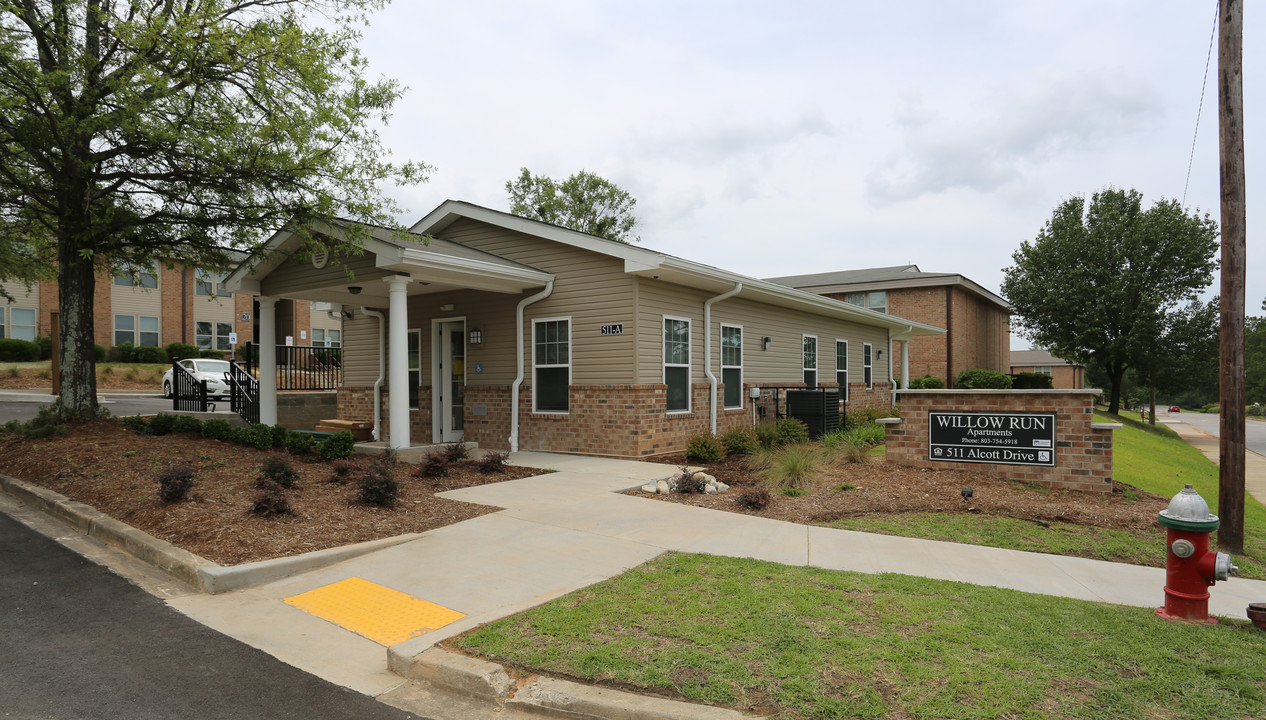 Willow Run Apartments in Columbia, SC - Building Photo