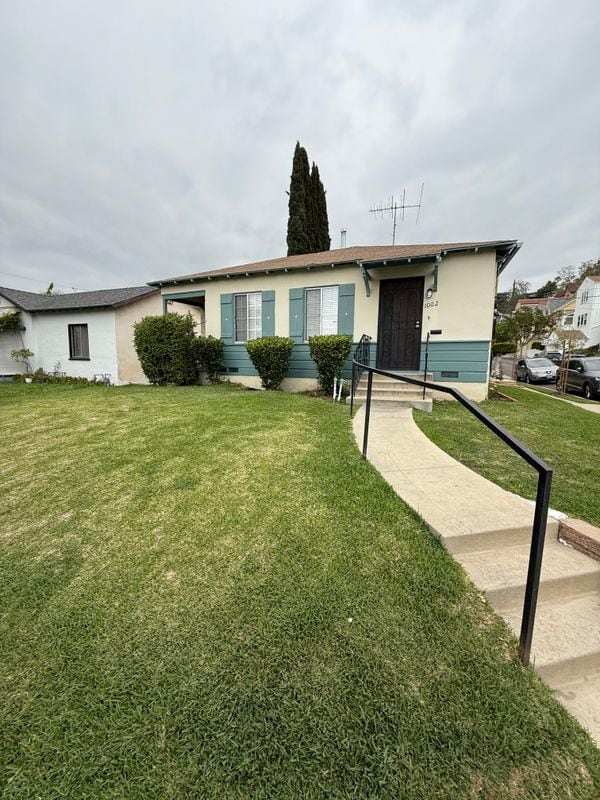 1002 Tyler St in Glendale, CA - Building Photo - Building Photo