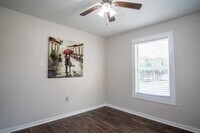 2516 Anita St photo'