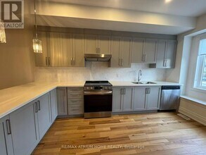 111 Wilson St E in Hamilton, ON - Building Photo - Building Photo