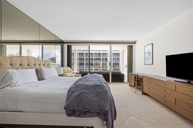 2784 S Ocean Blvd in Palm Beach, FL - Foto de edificio - Building Photo