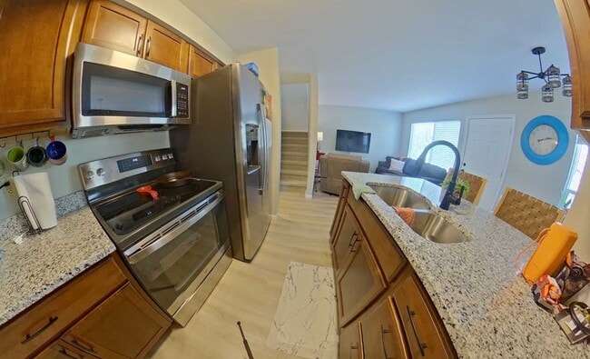 1945 Crescent Dr in Manhattan, KS - Building Photo - Building Photo