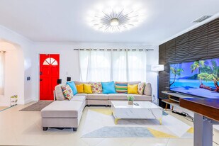 910 NE 49th St in Pompano Beach, FL - Building Photo