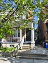 124 W Sylvania St in Philadelphia, PA - Building Photo