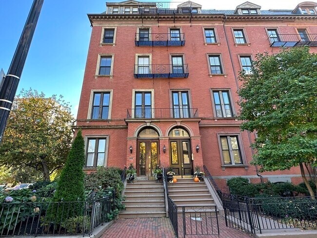 154 Beacon St in Boston, MA - Building Photo - Building Photo