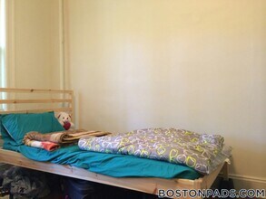 1638 Commonwealth Ave, Unit 12 in Boston, MA - Building Photo - Building Photo