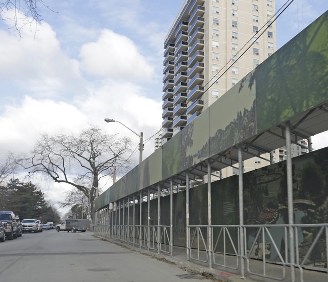 The Livmore High Park in Toronto, ON - Building Photo - Building Photo