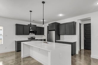 3011 Alpha Wolf Ct in College Station, TX - Building Photo - Building Photo