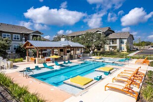 Esperanza in San Antonio, TX - Building Photo