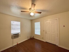 916 NW 6th Ave in Gainesville, FL - Building Photo - Building Photo