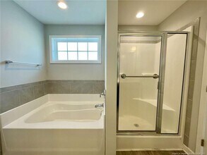 356 Kensington Dr in Spring Lake, NC - Building Photo - Building Photo