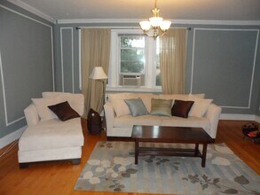 10 Lanark Rd in Brookline, MA - Building Photo - Building Photo