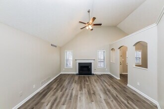 2740 Owens Dr in Marietta, GA - Building Photo - Building Photo