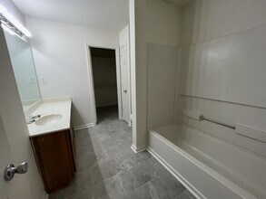 7055 Hampton Dr in Horn Lake, MS - Building Photo - Building Photo