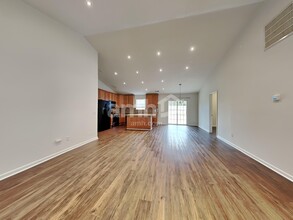 135 Crescent Creek Ct in Greenville, SC - Building Photo - Building Photo