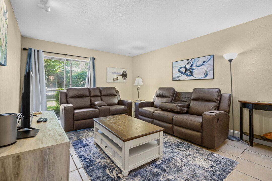 1700 SW 16th Ct in Gainesville, FL - Foto de edificio