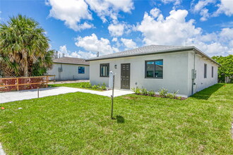 981 NW 4th Ave in Pompano Beach, FL - Building Photo - Building Photo