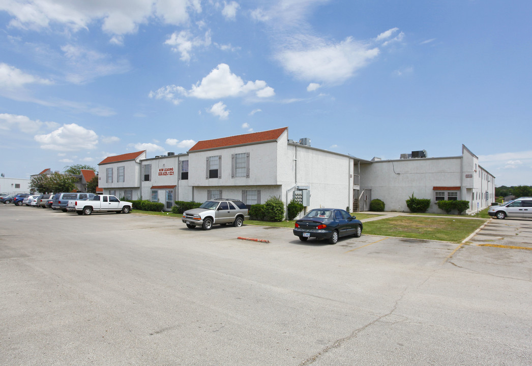 Vista Del Sol Apartments in New Braunfels, TX - Building Photo