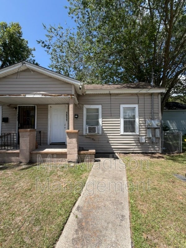 property at 1511 Richards St