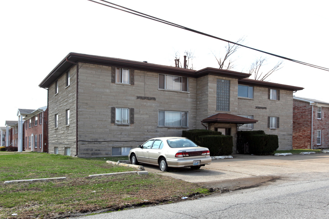 1726 Bonnyville Blvd in Louisville, KY - Building Photo