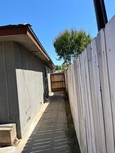 1568 E Warner Ave in Fresno, CA - Building Photo - Building Photo