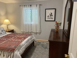 1416 Old Lystra Rd in Chapel Hill, NC - Foto de edificio - Building Photo