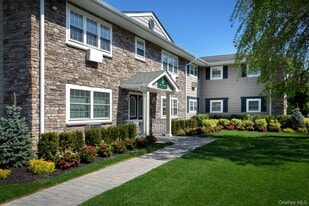 805 Long Island Ave in Deer Park, NY - Building Photo