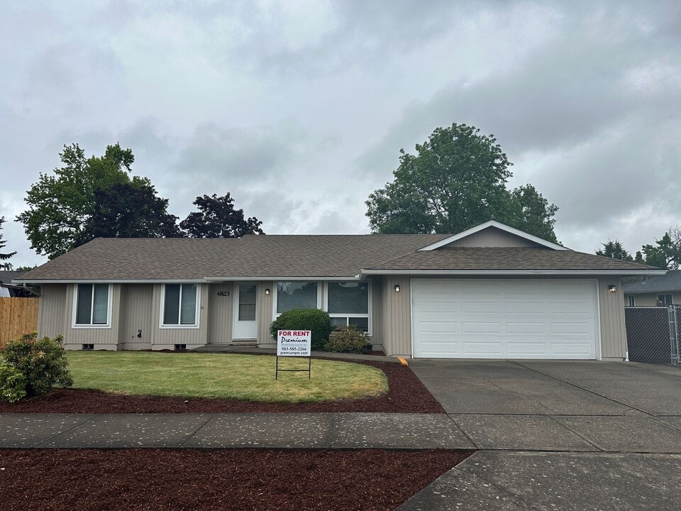 4823 Glendale Ave NE in Salem, OR - Building Photo