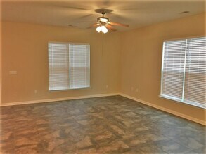 90 Summer Hill Way in Richmond Hill, GA - Foto de edificio - Building Photo