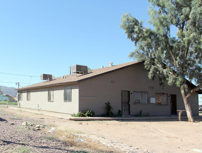 2747 E Chipman in Phoenix, AZ - Foto de edificio - Building Photo