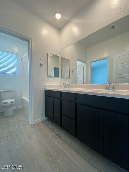 8846 Sasquatch Run Ave in Las Vegas, NV - Building Photo