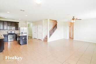 10514 Century Farm Dr in Converse, TX - Building Photo - Building Photo