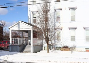 Willow Commons in Utica, NY - Foto de edificio - Building Photo