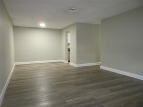4280 Woodside Dr, Unit 14 in Coral Springs, FL - Building Photo - Building Photo