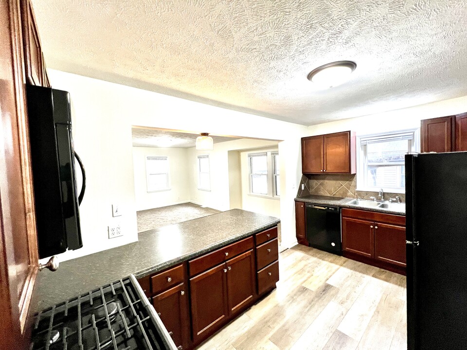 211 Marian Ave in Council Bluffs, IA - Building Photo