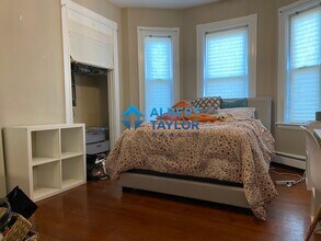 8 Sunset St, Unit 1 in Boston, MA - Building Photo - Building Photo