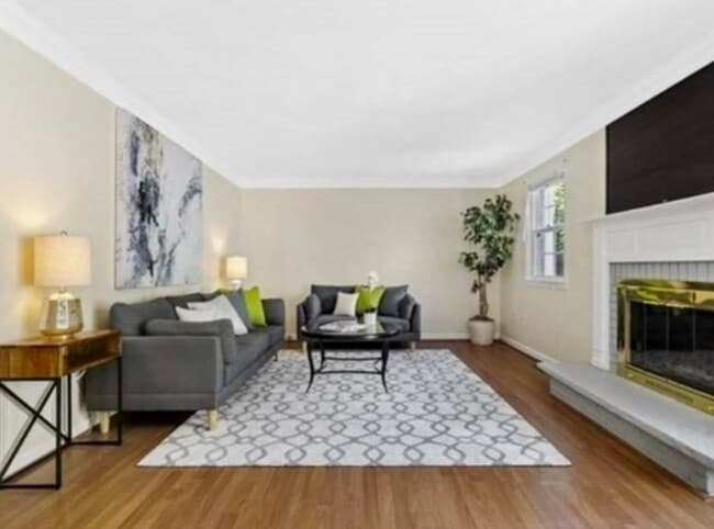 property at 546 Lincoln St