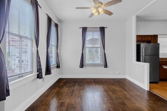 2102 Avenue O 1/2 in Galveston, TX - Building Photo - Building Photo