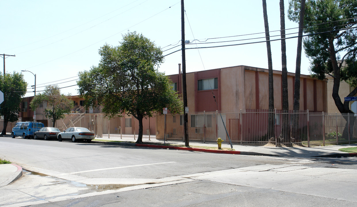 The Cameo Apartments in San Fernando, CA - Building Photo