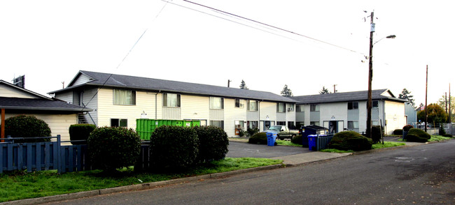 Jim & Salle's Place in Portland, OR - Foto de edificio - Building Photo