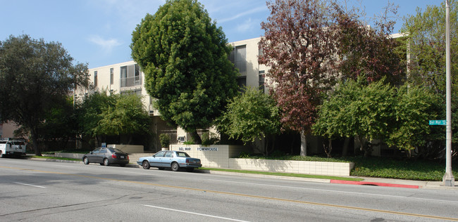 Del Mar Townhouse in Pasadena, CA - Building Photo - Building Photo