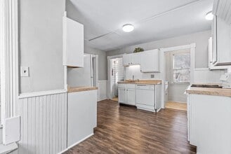 2349 Ferrant Pl in Minneapolis, MN - Building Photo - Building Photo