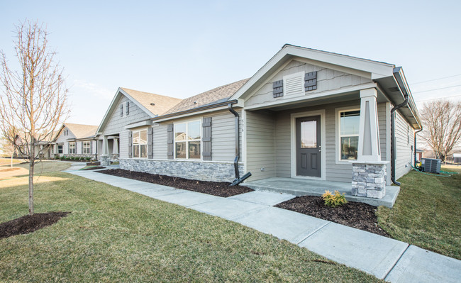 Colonial Highlands Villas in Blue Springs, MO - Building Photo - Building Photo