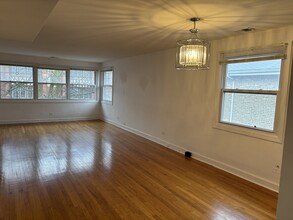 7130 N Paulina St, Unit #2 in Chicago, IL - Foto de edificio - Building Photo