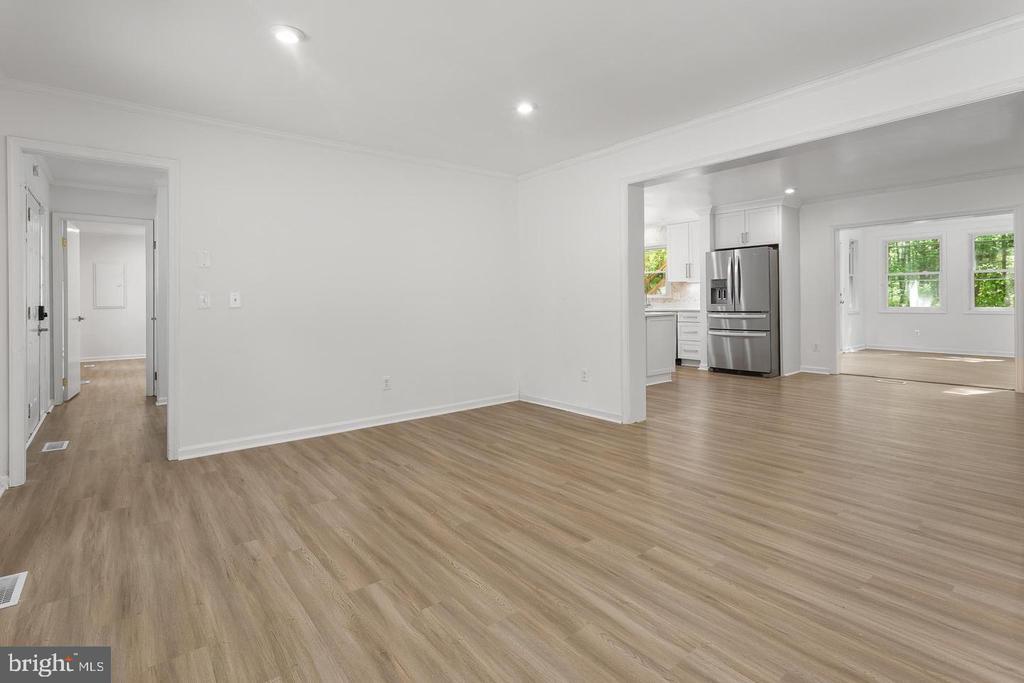 5235 Chalk Point Rd in West River, MD - Building Photo