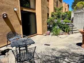 2169 De Anza Blvd in San Mateo, CA - Building Photo - Building Photo