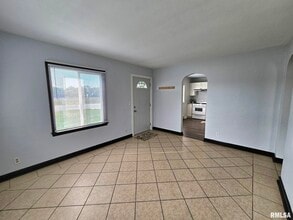 3906 Archer Dr in East Moline, IL - Building Photo - Building Photo