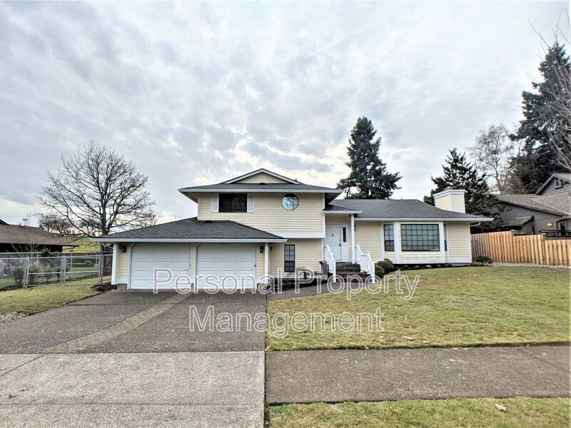 901 NW 104th St in Vancouver, WA - Building Photo