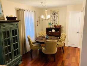 213 Sea Horse Dr SE in St. Petersburg, FL - Building Photo - Building Photo